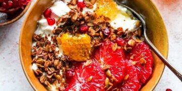 How We Eat Granola: Tips and a Loaded Fruit & Granola Bowl Recipe You’ll Love