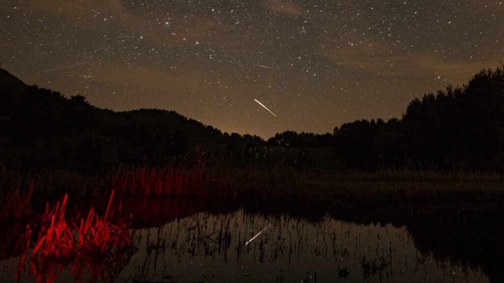 Lyrid Meteor Shower 2026 Peaks Tonight: How to Catch the Spectacular Sky Show