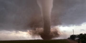 At Least 2 Dead as Tornadoes Tear Through Northern Texas